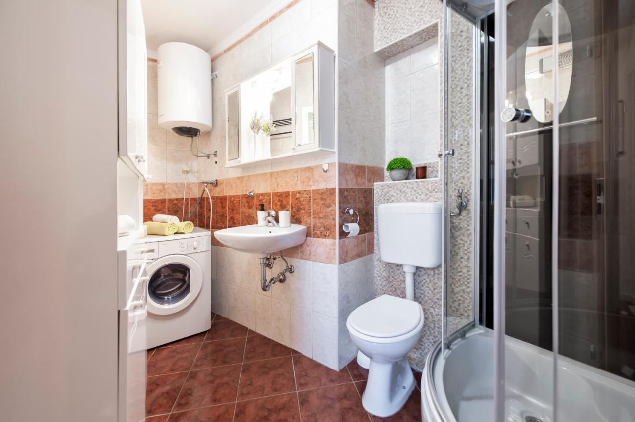 Ap Downtown Apartment Rovinj Exteriör bild