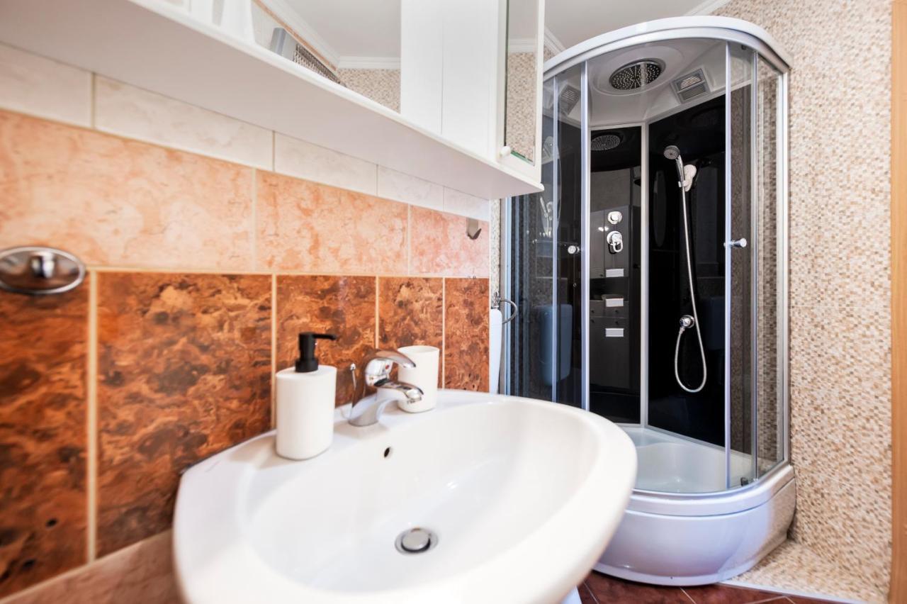 Ap Downtown Apartment Rovinj Exteriör bild
