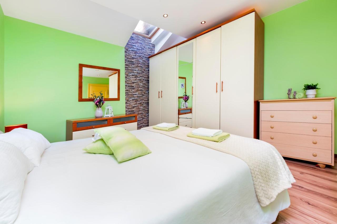 Ap Downtown Apartment Rovinj Exteriör bild