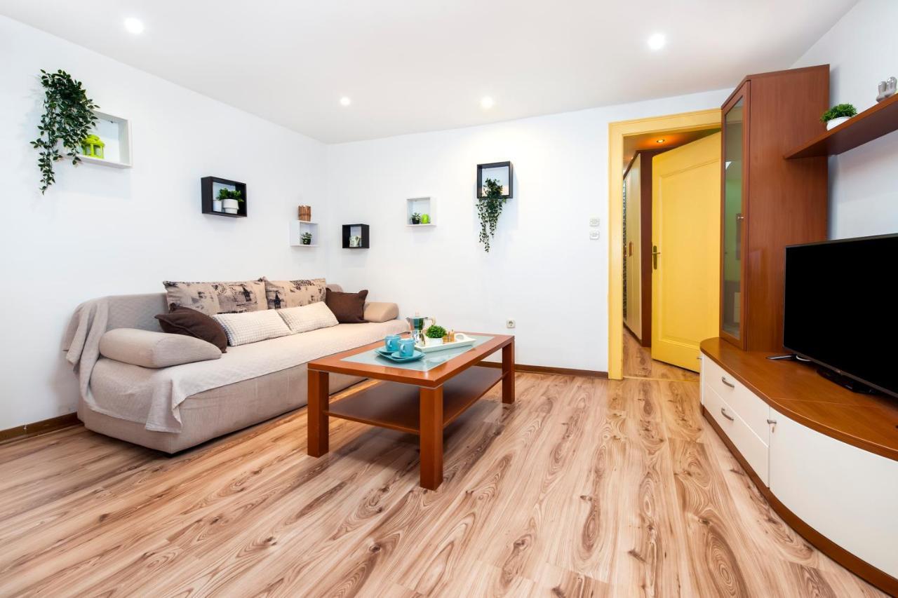 Ap Downtown Apartment Rovinj Exteriör bild
