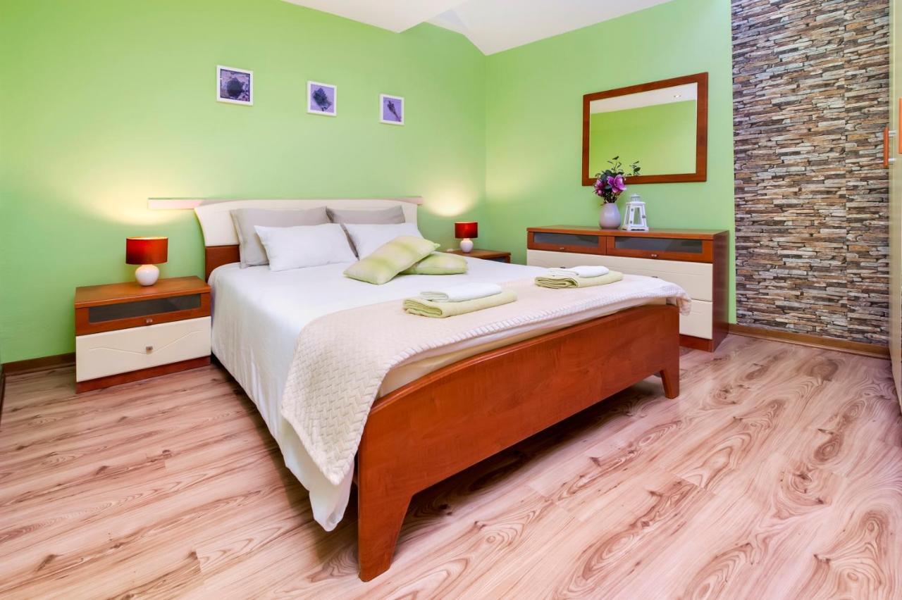 Ap Downtown Apartment Rovinj Exteriör bild