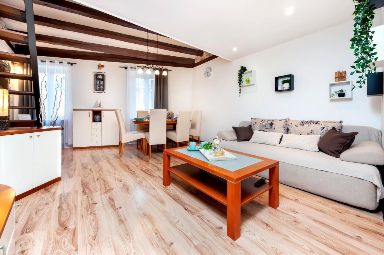 Ap Downtown Apartment Rovinj Exteriör bild