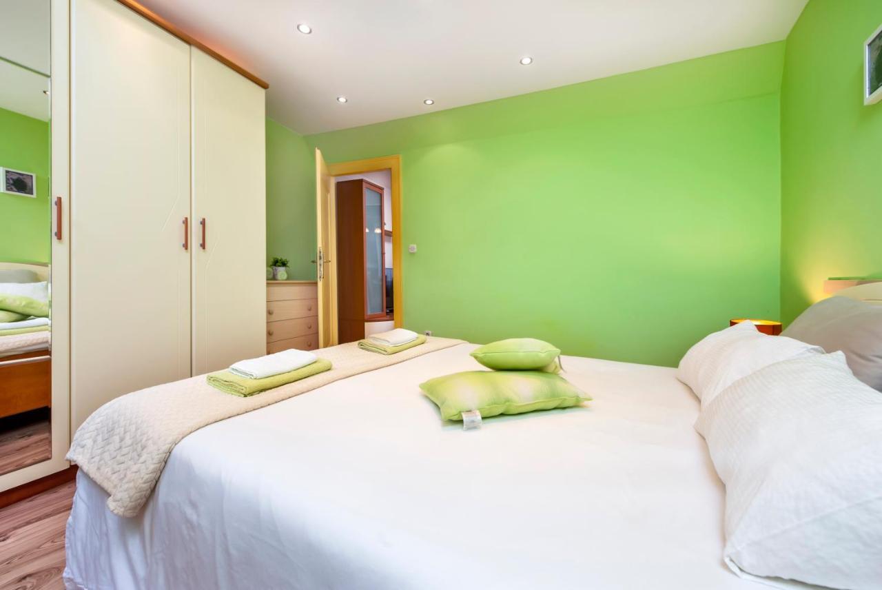 Ap Downtown Apartment Rovinj Exteriör bild