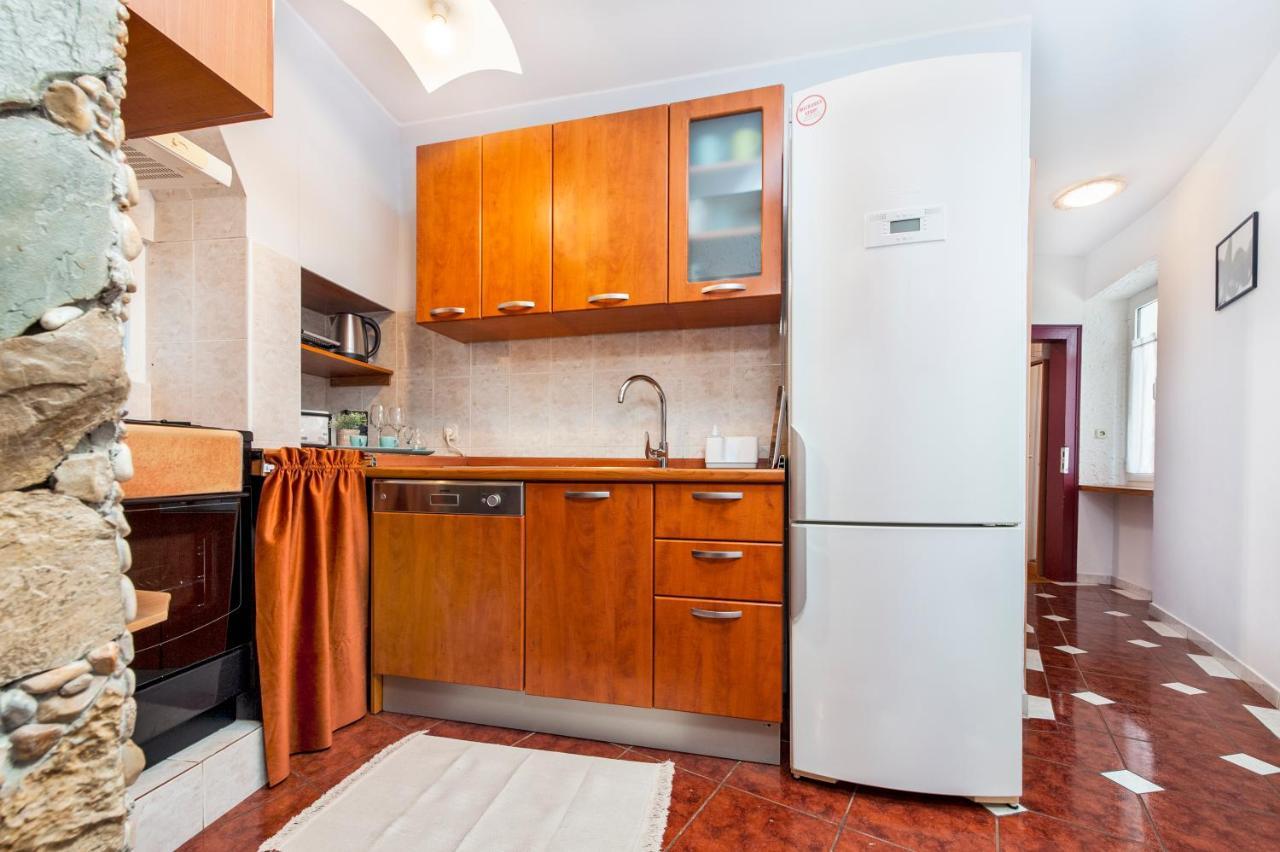Ap Downtown Apartment Rovinj Exteriör bild