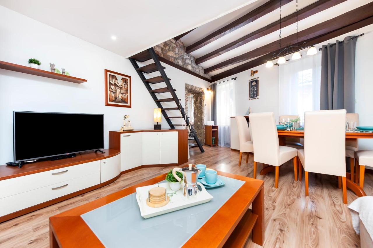 Ap Downtown Apartment Rovinj Exteriör bild