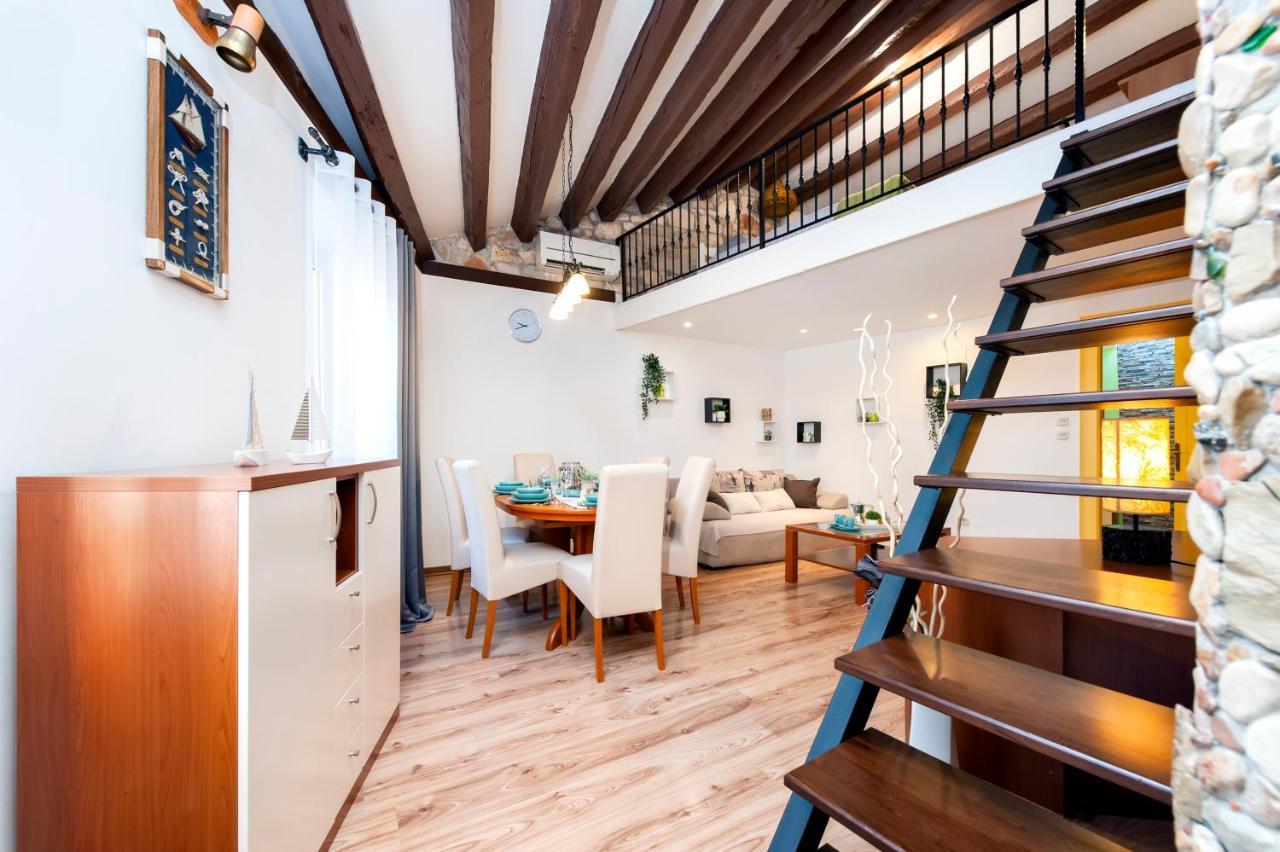 Ap Downtown Apartment Rovinj Exteriör bild