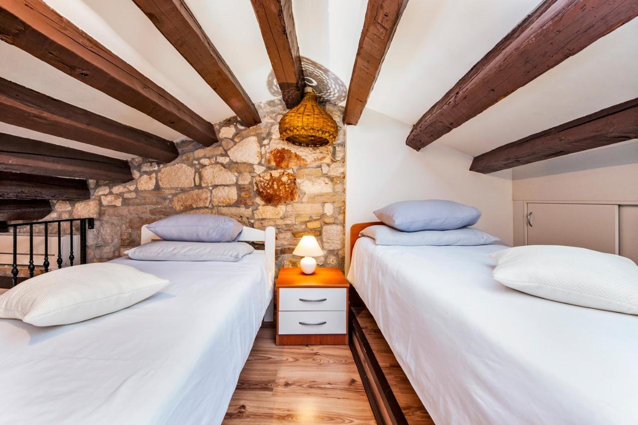 Ap Downtown Apartment Rovinj Exteriör bild